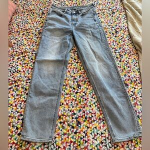 American Eagle Mom Straight Jean